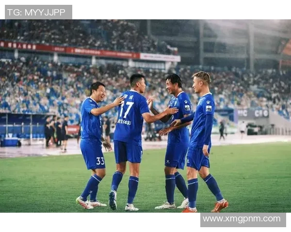 足球明星的坎坷人生谁才是最具传奇色彩的逆境英雄